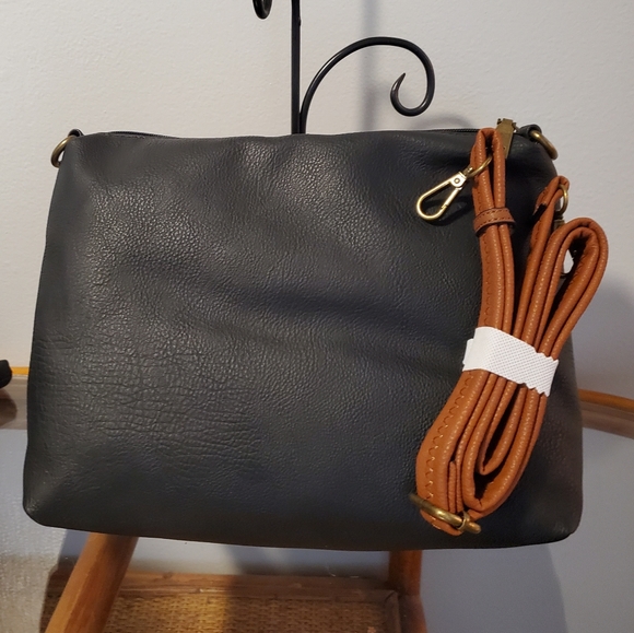 Large Pouch/Crossbody Bag with RFID Wristlet - Picture 2 of 6